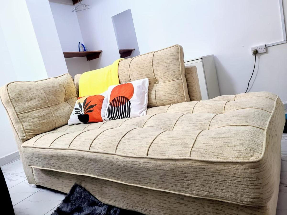 Studio 107,Sana Sana, South B, Off Mombasa Road - B&B