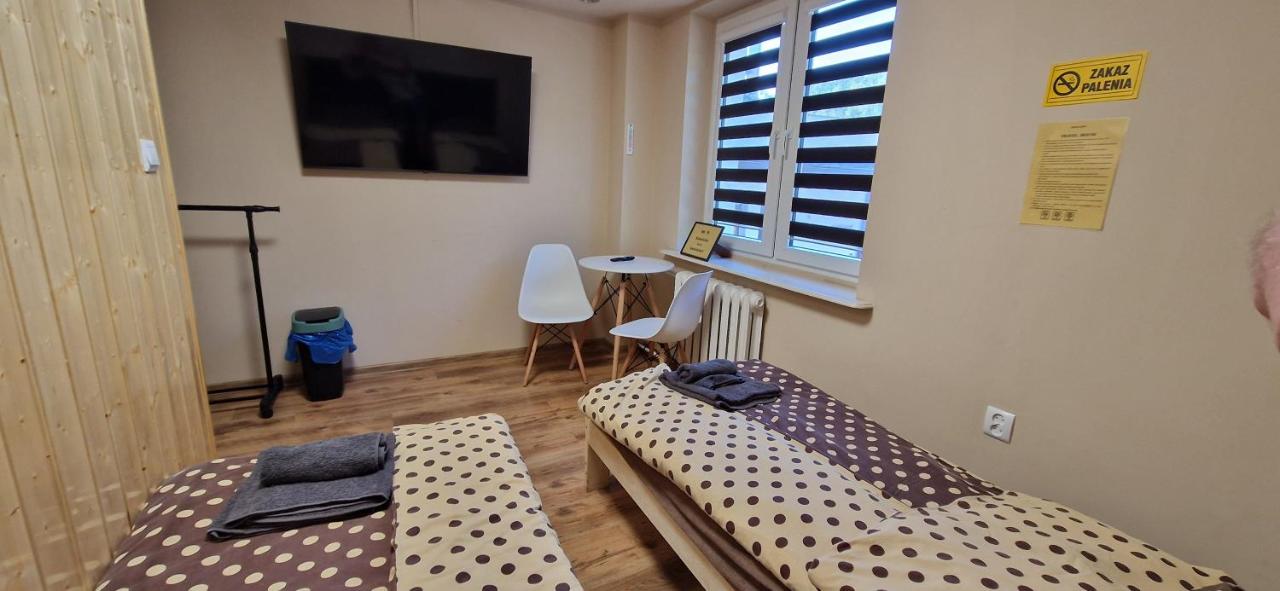 Kleines Zweibettzimmer