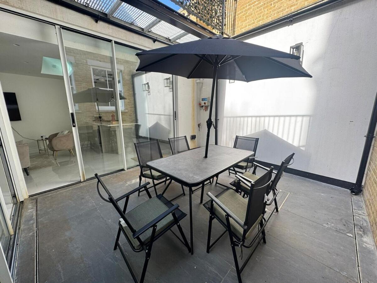 The Grand Royal Kilburn House - 4BR/3BR w Parking - B&B Londra
