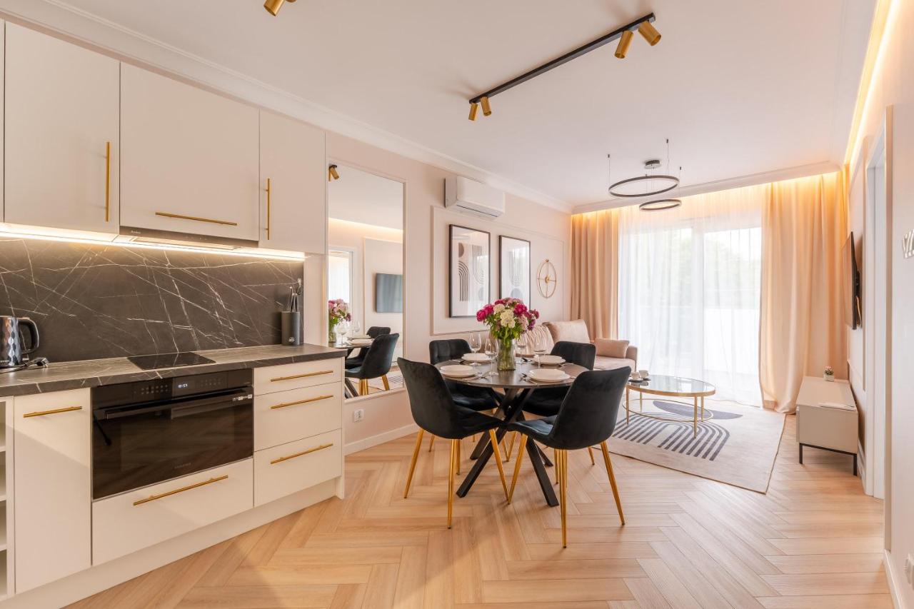 Marina Elegance Kołłątaja 7A- by Perłowa Przystań Rent - B&B Kołobrzeg
