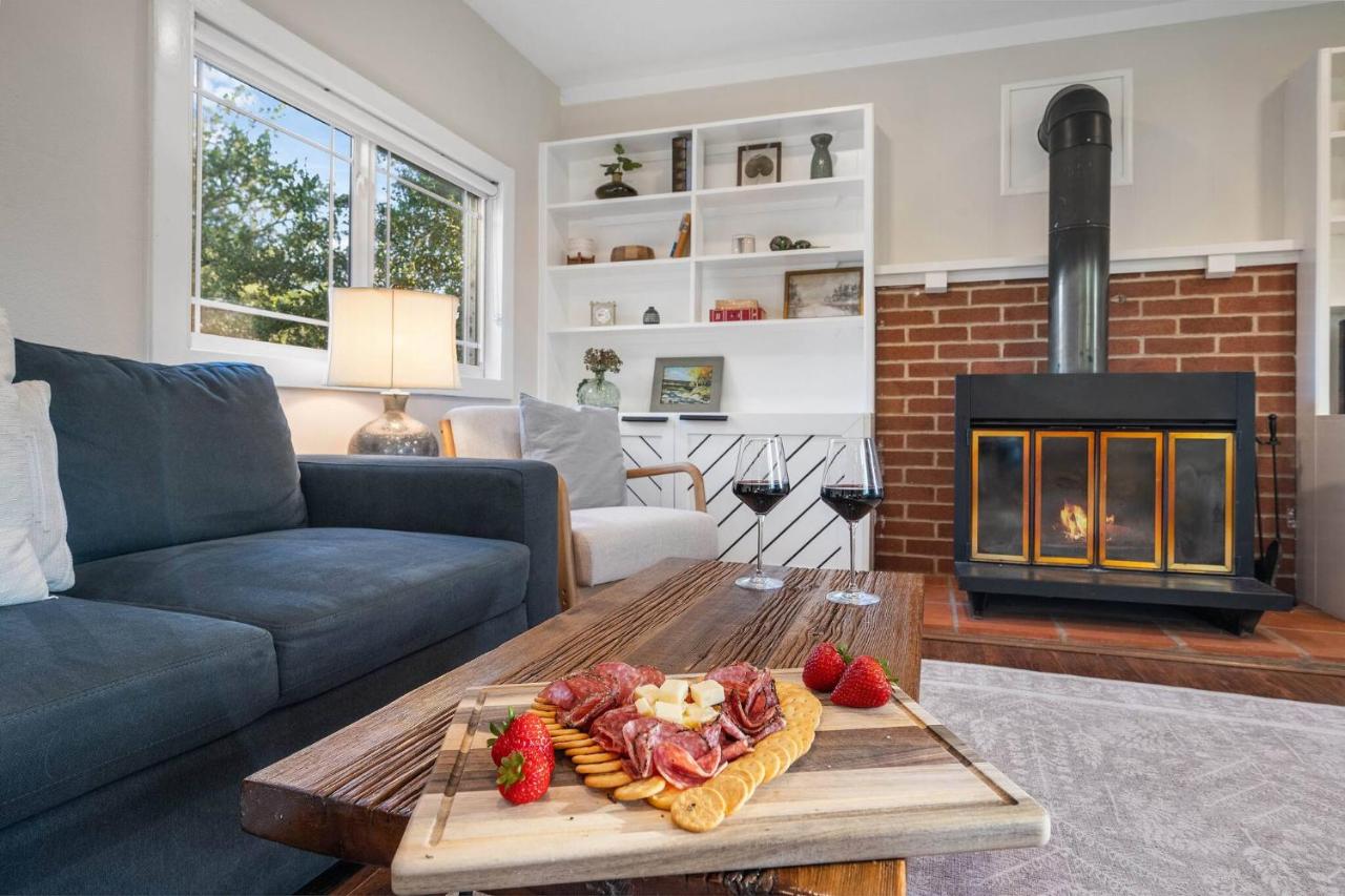 6-min walk to Lake - Home w/Fire-Pit & Pool Table - B&B Granite Shoals