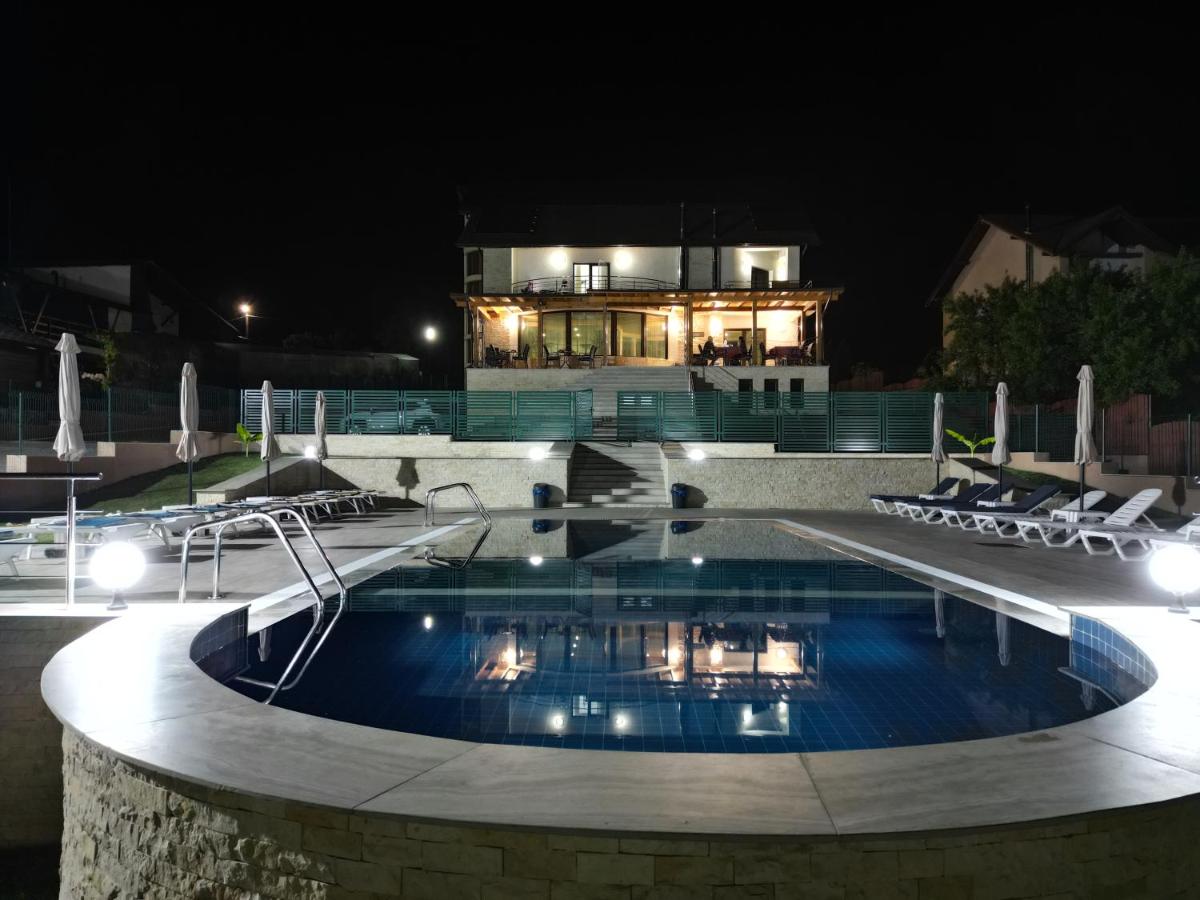 Vila Alexandru - B&B Vlădeşti