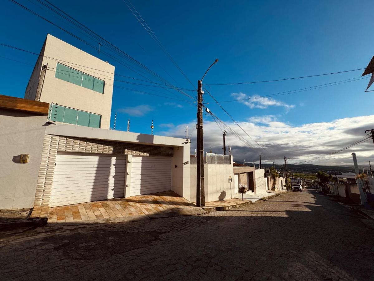 Nox Temporada Casa com Piscina e Churrasqueira a 5 Min da Feira de Caruaru - Chambres d’hôtes Caruaru