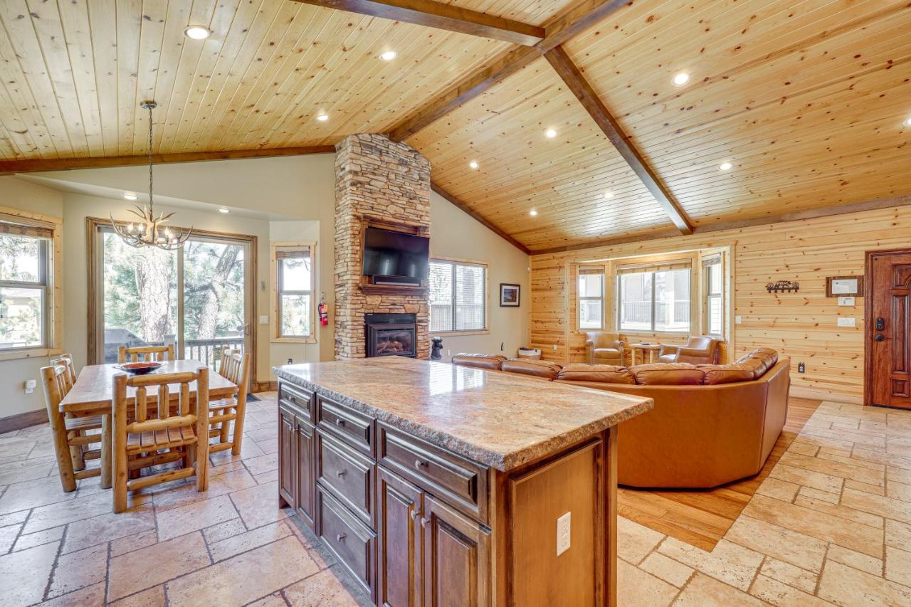Walkable Big Bear Lake Home with Private Hot Tub! - Bed and Breakfast Big Bear Lake