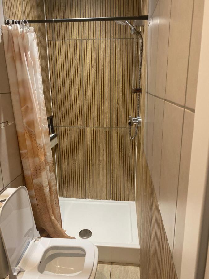 Chambre Simple avec Douche 