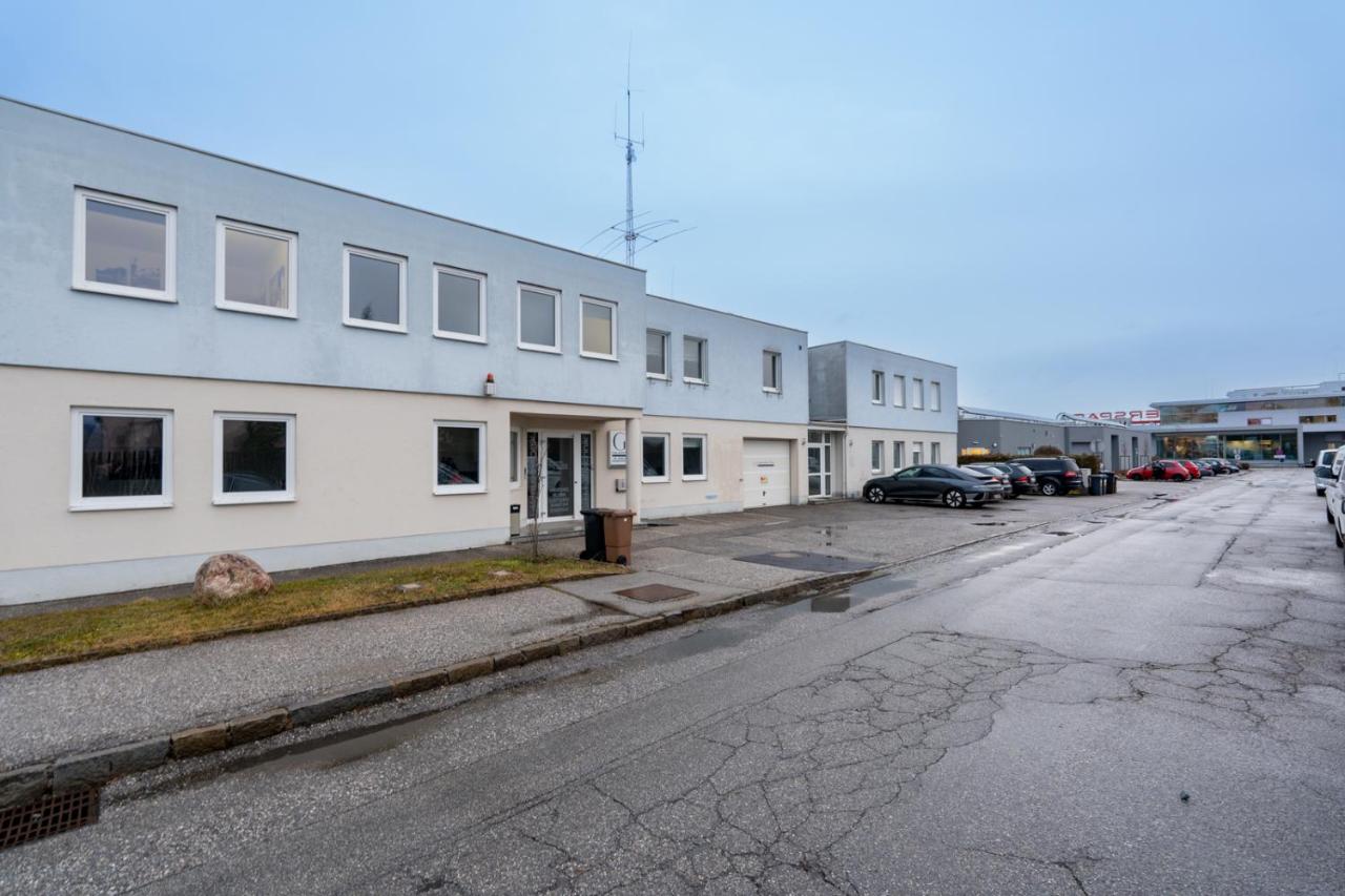 Steyr Apartment Perfect for Work Trips & Family Holidays - B&B