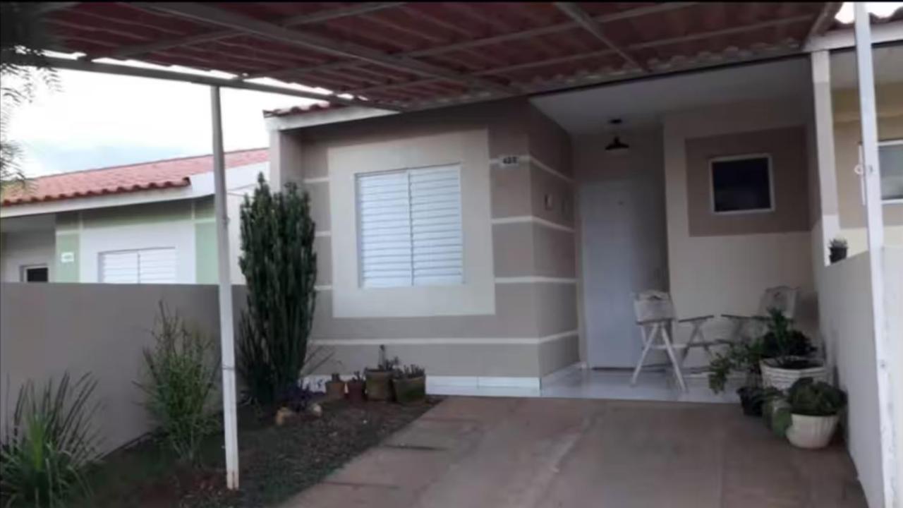 Casa com 2 quartos em condomínio - B&B