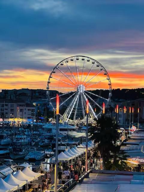 Duplex-HYPER Centre Cap d'Agde - 9 personnes - Vue port et Mer - WIFI - B&B Le Cap D'Agde