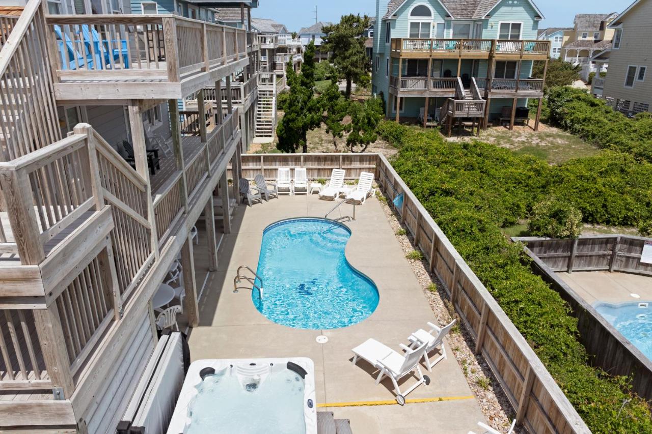 Dolphin Waves - B&B Nags Head