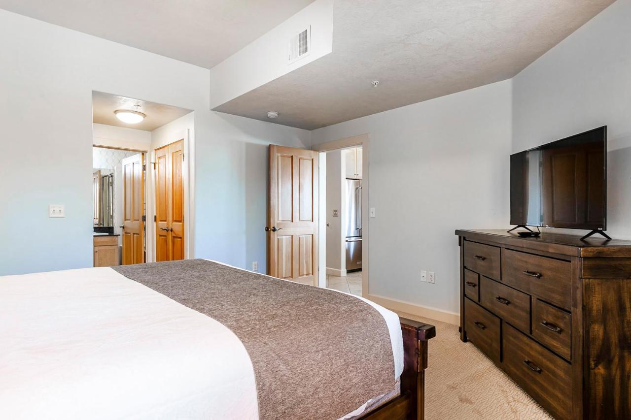 2 Bedroom Condominium #301A
