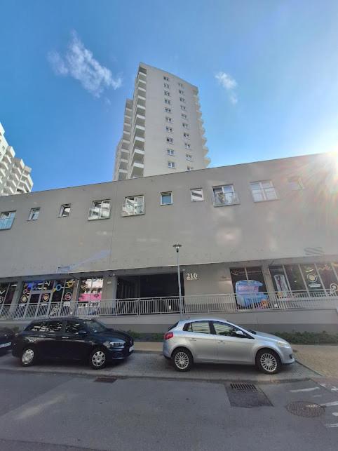 Apartament Widokowa 13-stka z widokiem na Stadion Śląski i Park Śląski, 13 piętro, parking podziemny free - B&B