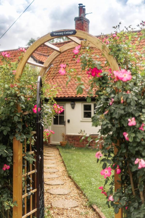 Dreamy Suffolk Country Cottage Escape - B&B