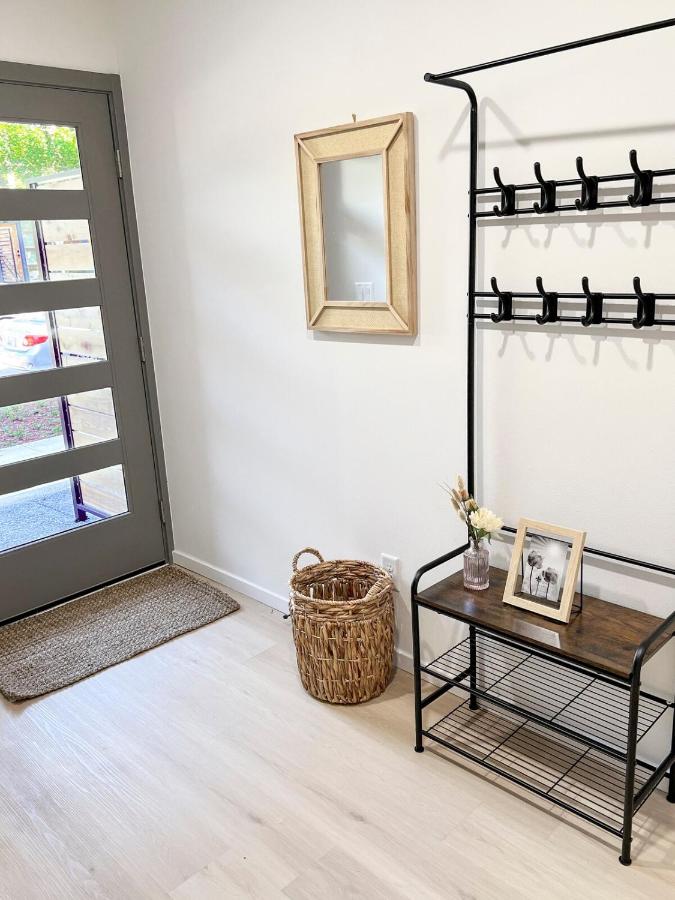 Amazing Rooftop View in heart of Seattle - Townhome with WiFi, AC - B&B Seattle