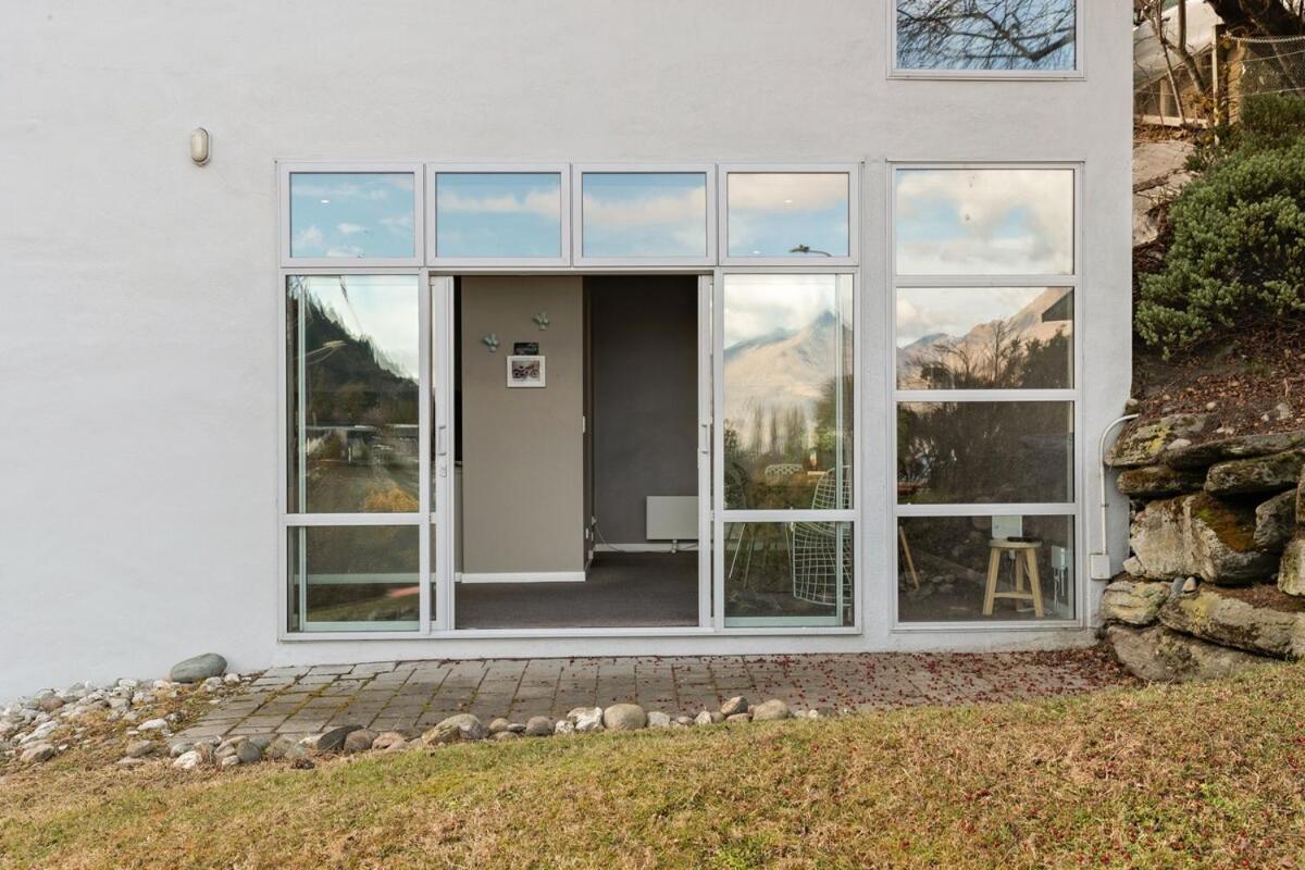 At Home on Hallenstein, entire 3 bedroom townhouse - B&B Queenstown