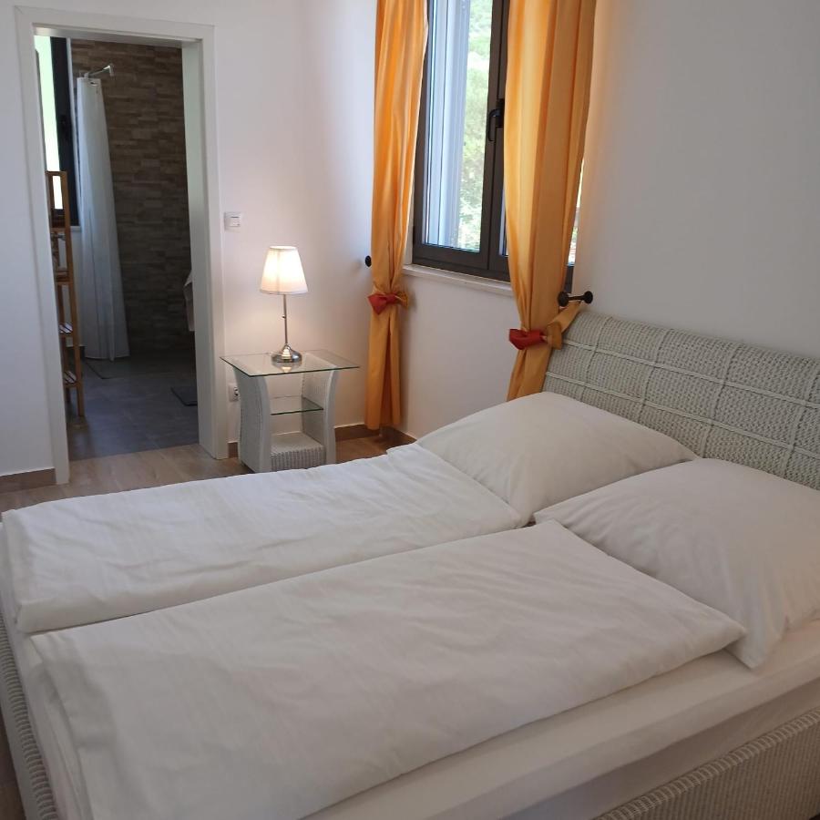 Appartamento con 2 Camere da Letto, Terrazza e Vista Mare