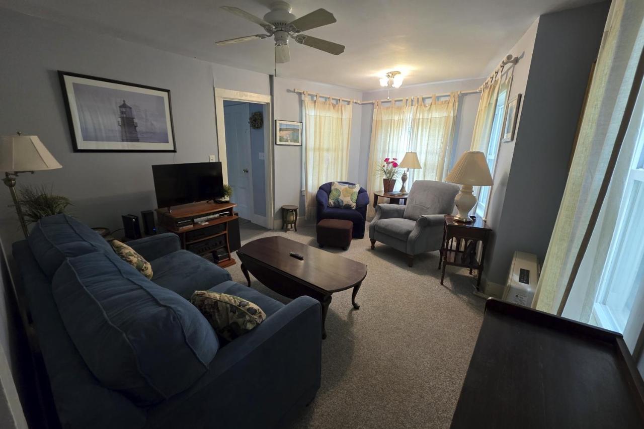 Mullein Hill Cottage - B&B