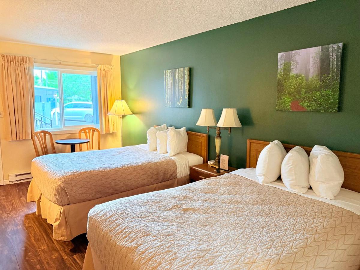 2 Beds (Pet Friendly, Dogs Only, additional charges apply)