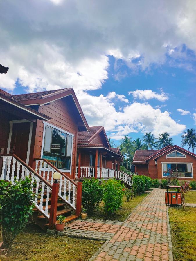 Borneo Tropical Village Resort with Opt Tour Binsulok River Cruise - B&B Kampung Binsuluk