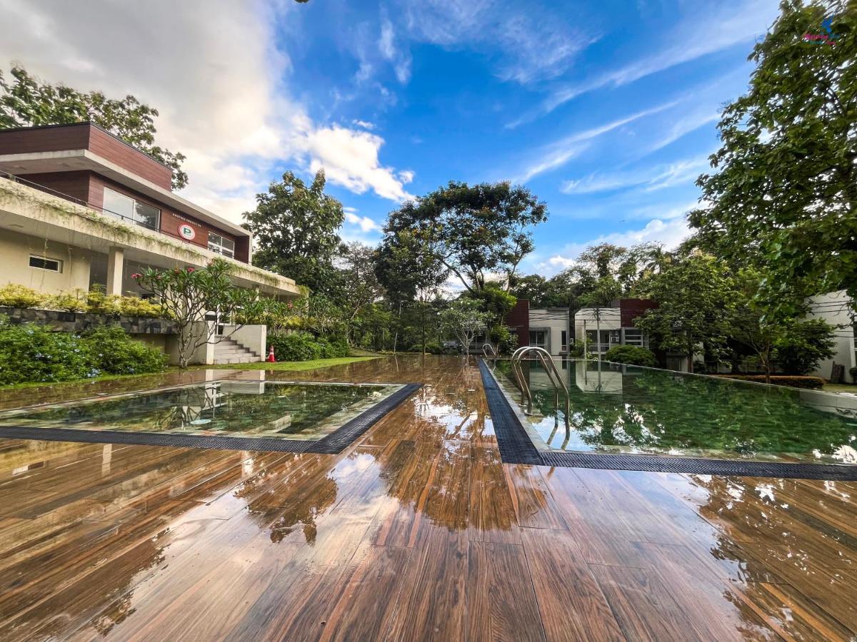 Hummingbird Lake Villa- Kandy - B&B