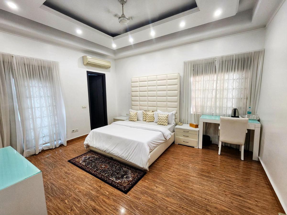 Queen Room