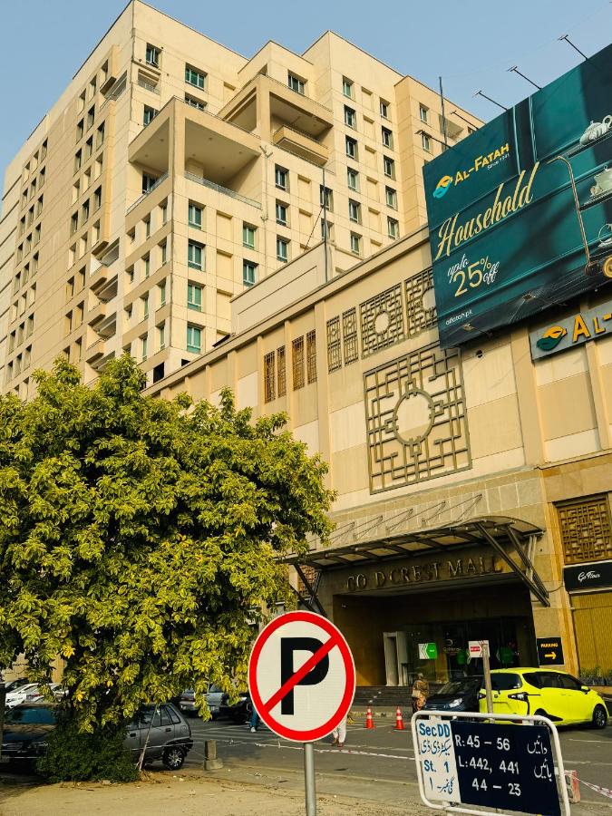 Goldcrest Mall DHA Phase 4 Lahore Premium Shopping & Luxury Living Destination - B&B Lahore