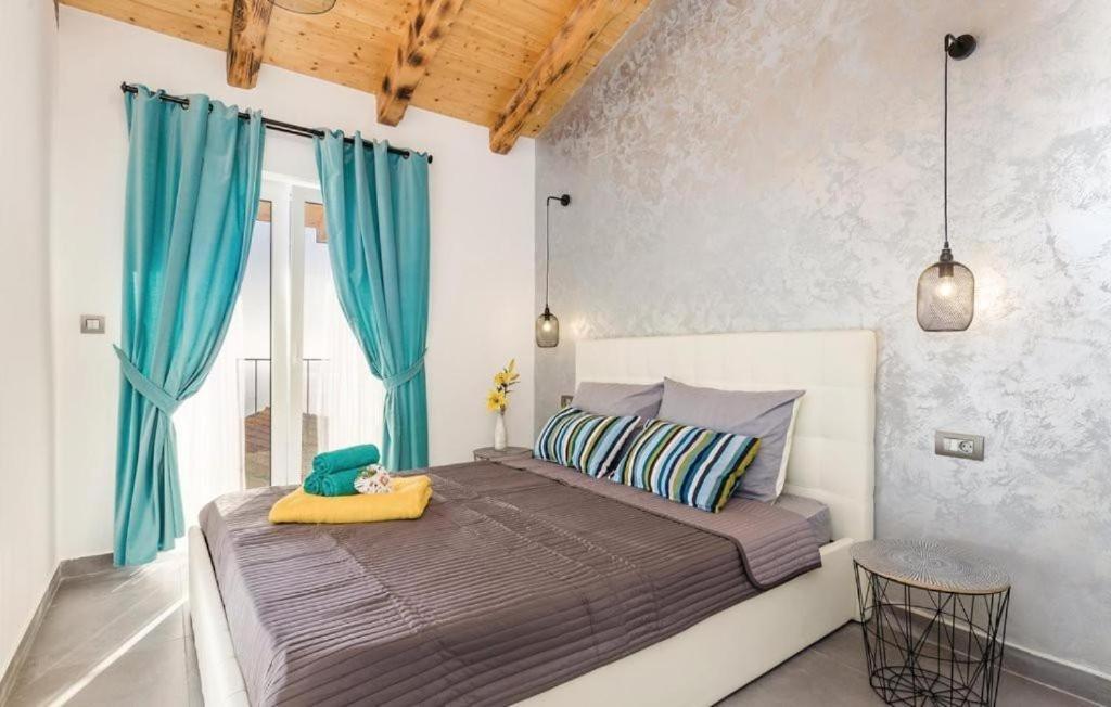 Holiday home Zora with whirpool by Villas Guide - Bed and Breakfast Sveti Anton