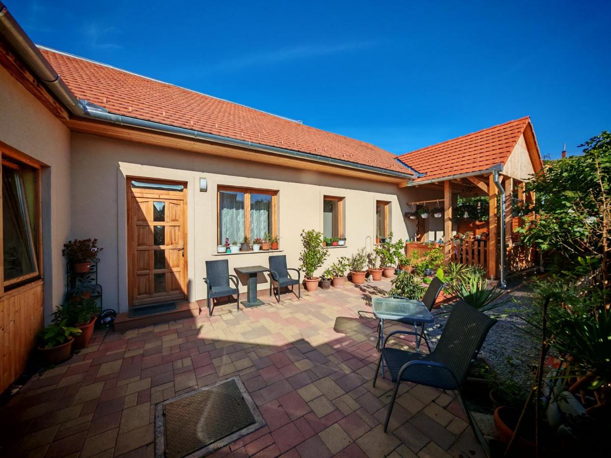 Nyuszifül Vendégház Pécs - B&B