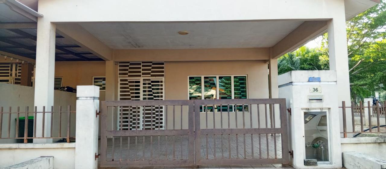 Nausha Homestay Mus-lim ONLY - B&B