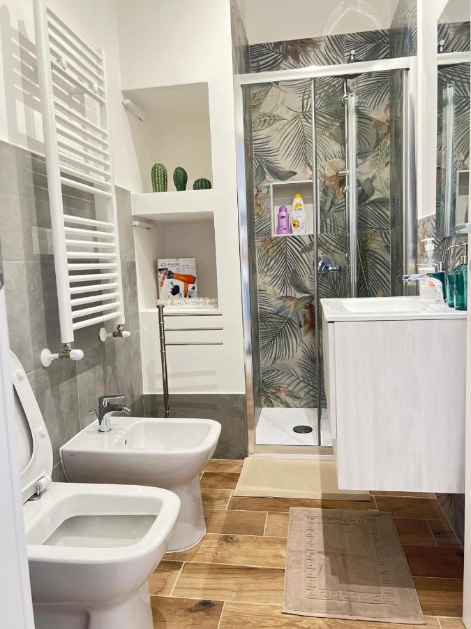 Camera Matrimoniale con Bagno in Comune