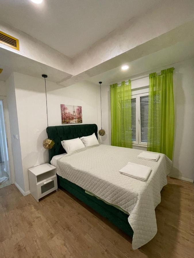 Appartement met 2 Slaapkamers, Balkon en Uitzicht op Zee