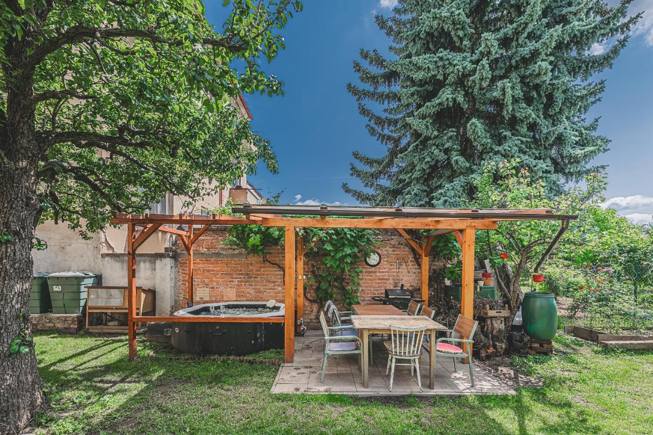Rodinný apartmán se zahradou a vířivkou - B&B Hradec Králové