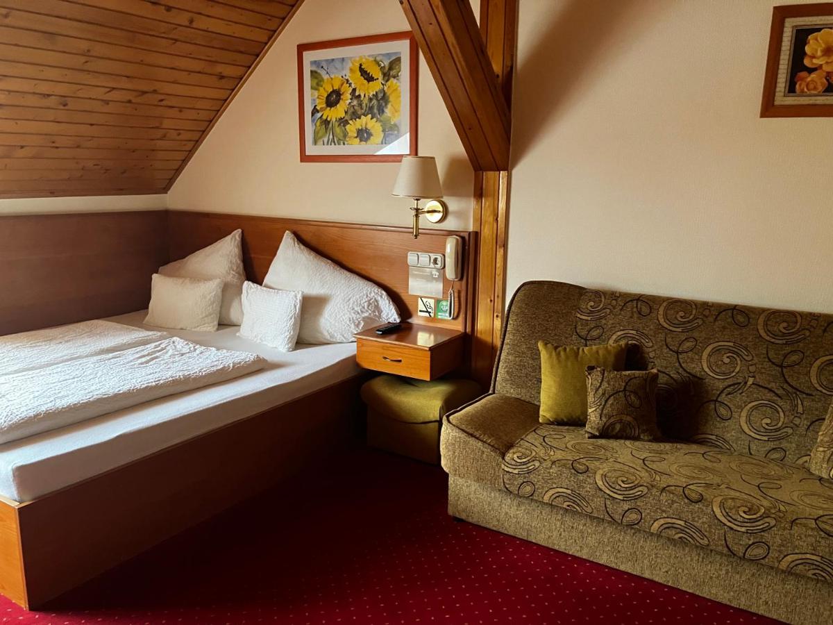 Standard Queen Room