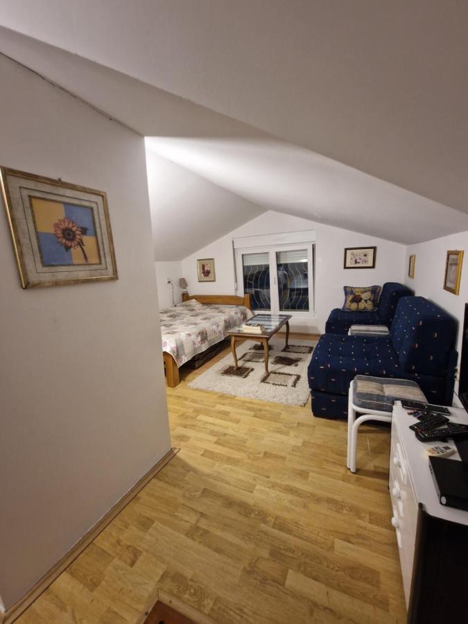 Apartman Katarina - Bed and Breakfast Baošići