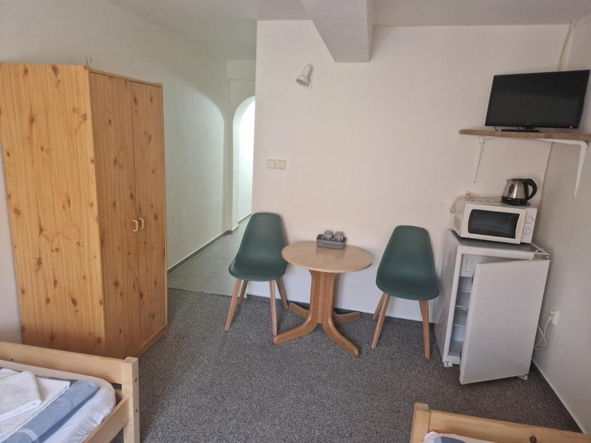 Tweepersoonskamer met 1 of 2 Bedden en Eigen Badkamer