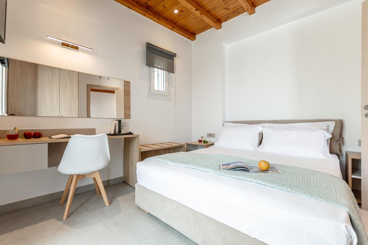 Deluxe One-Bedroom Apartment