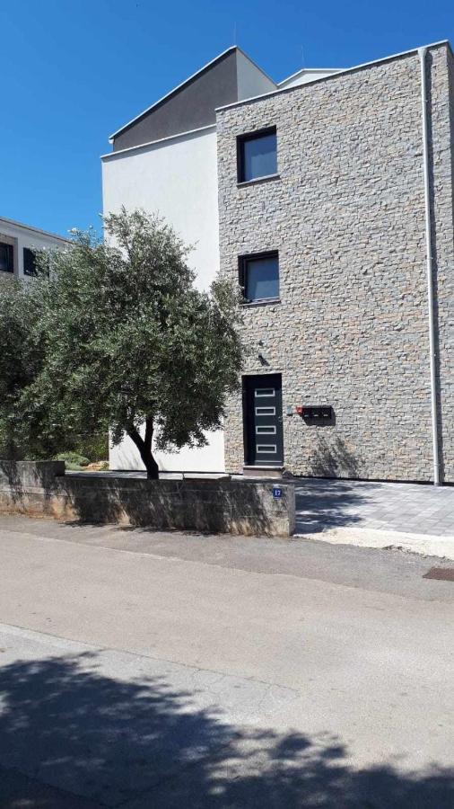 Apartman Milina - Ferienwohnung Biograd na Moru