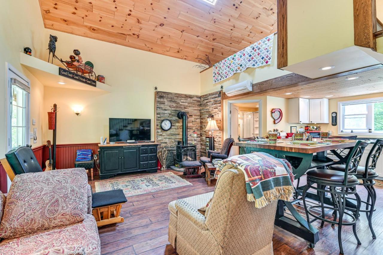 Hike, Bike, Fish and More Dansville Cabin with Yard! - B&B