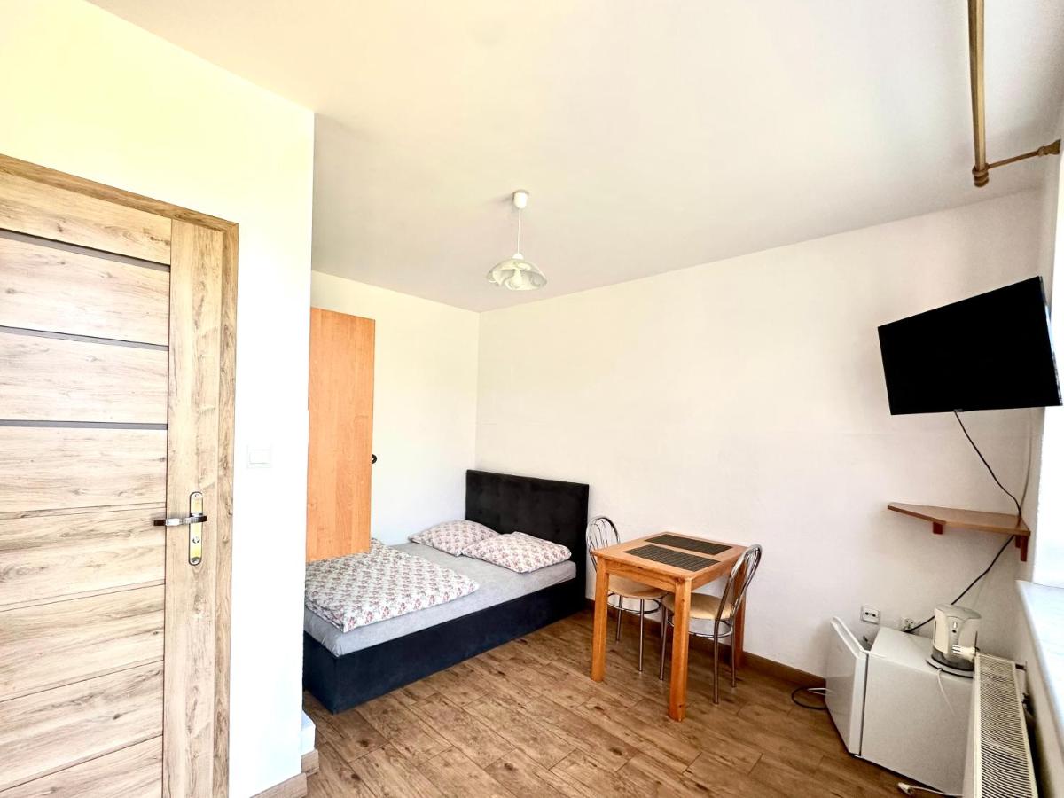 Pokoje Gościnne Złoty Potok Jura Krakowsko Częstochowska Dom w zaciszu podwórka - B&B
