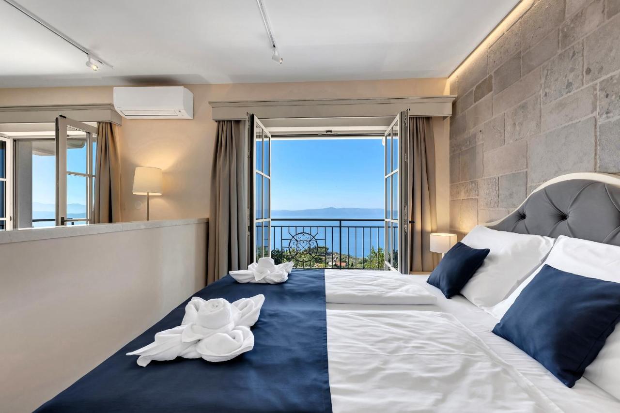Deluxe Suite with Sea View