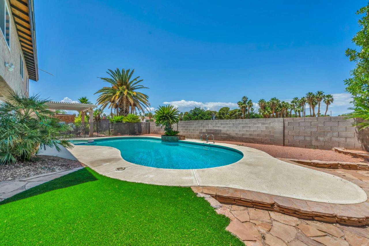 VegasVibes Pool Games Good Times - B&B Las Vegas