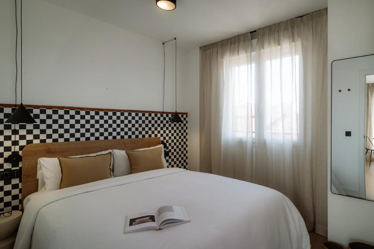One-Bedroom Standard Apartment