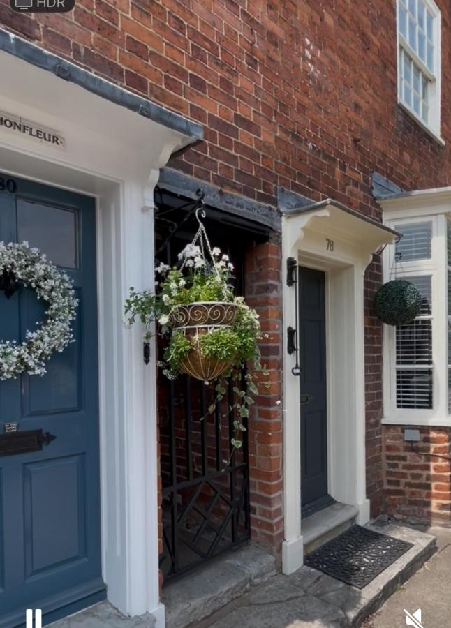 Entire Georgian luxury house - 3 Storey- High St Henley-in-Arden -Two bedrooms-Sleeps 4 people Close to Stratford upon Avon - Warwick - Solihull - NEC - Chambres d'hôtes Henley in Arden