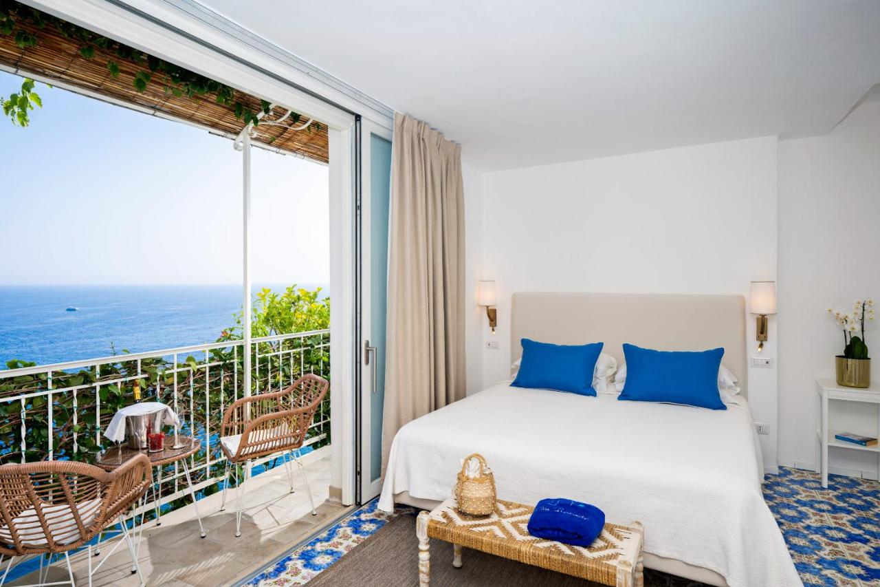 Double or Twin Room with Sea View