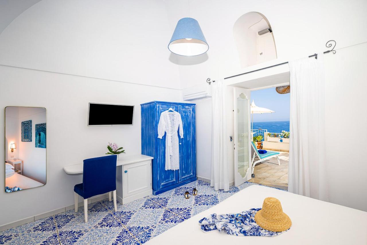 Deluxe Double or Twin Room with Sea View
