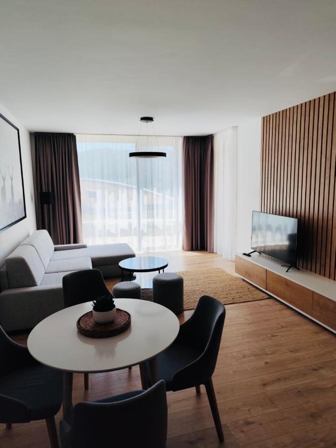 Apartment mit Terrasse