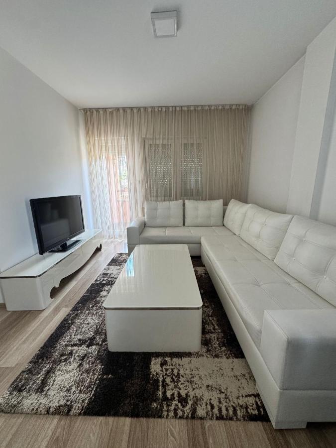 City Center Cozy Stay - Bed and Breakfast Pristina