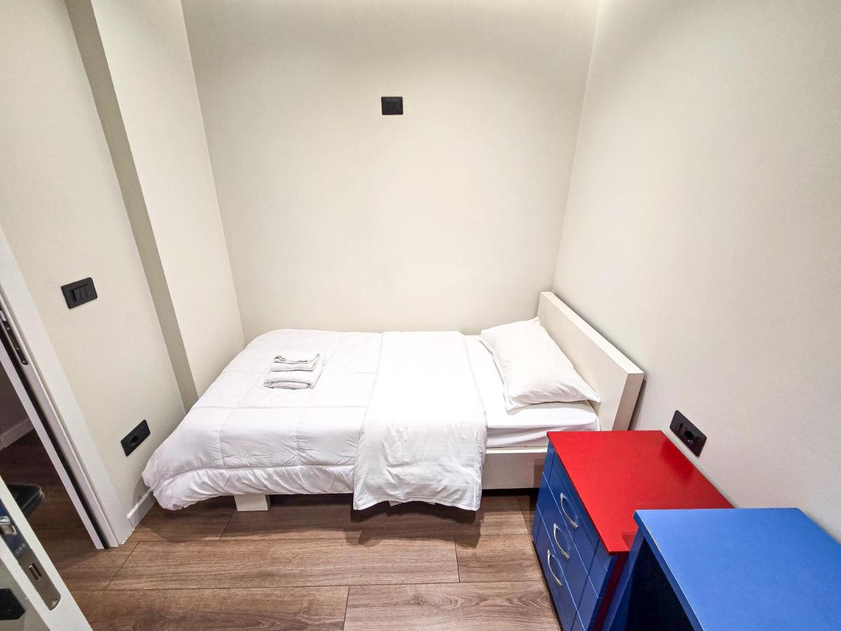 Urban21 Luxury 2 Bedroom Apartment - Chambres d'hôtes Tirana
