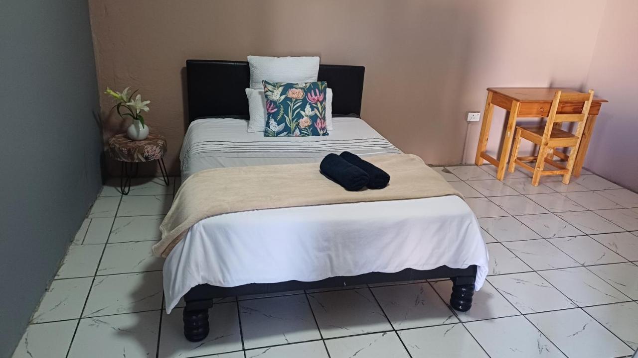 Temp Student Accomodation - Bed and Breakfast Grahamstown