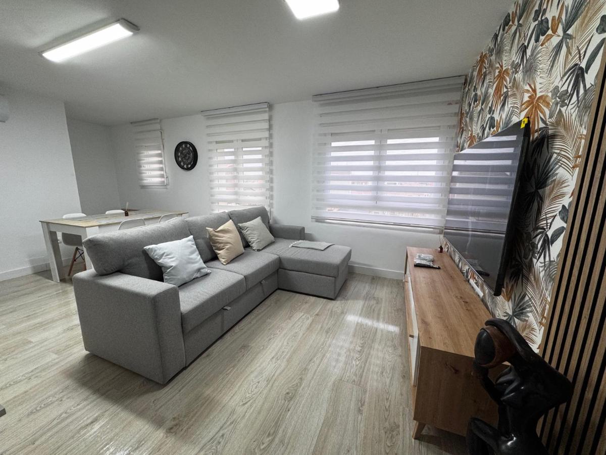 Apartamentos Turísticos Las Claras 2 - B&B Tordesillas