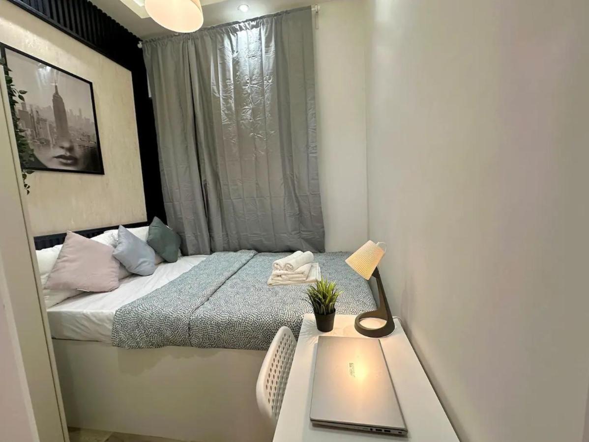 Blissful Hideout Room in Tecom Barsha Heights - B&B Dubai